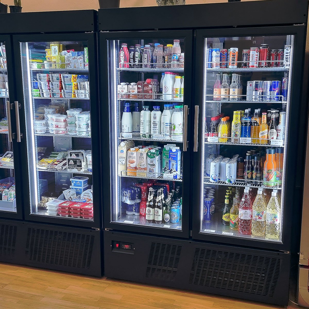 Ψυγείο Βιτρίνα Κατάψυξης 1671 λίτρων UPF 205 BL με 3 πόρτες - Image 4